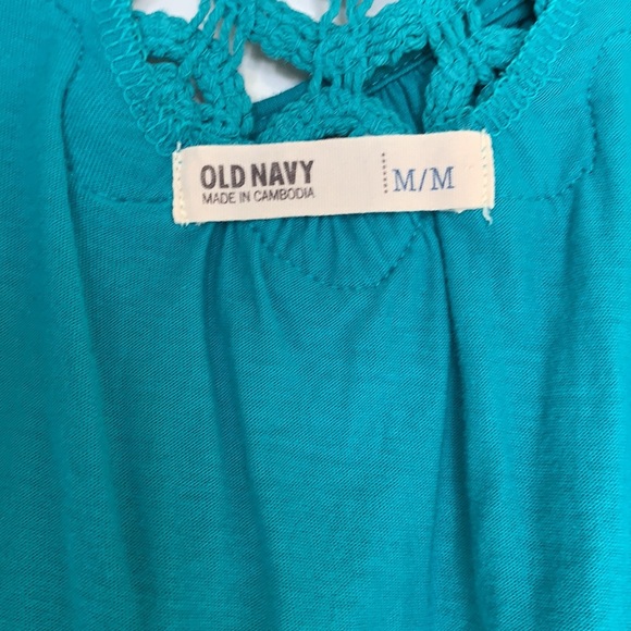 Old Navy Tank top crochet detail - Picture 3 of 4